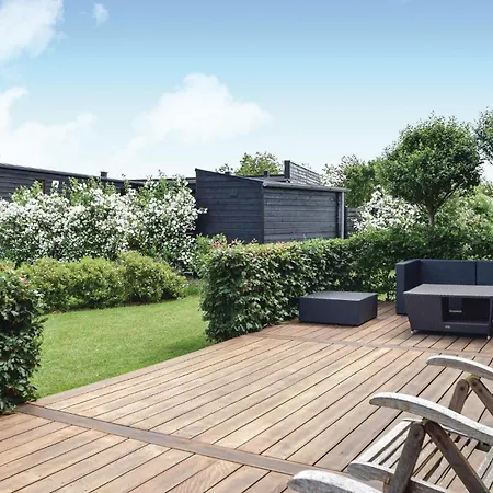 Ferienhaus Strandhaus Mit 4 Schlafzimmern In Børkop *