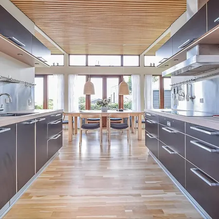 Ferienhaus Strandhaus Mit 4 Schlafzimmern In Børkop *